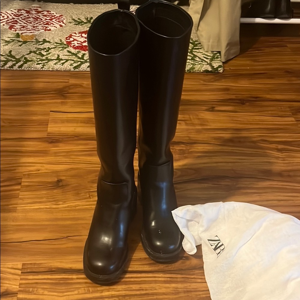 Zara Black Knee-High Boots